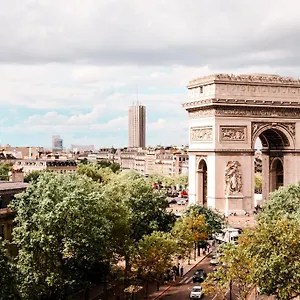 5* מלון Grand Champs-elysees